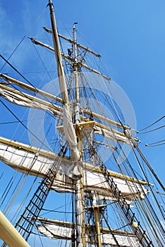 Sailing ship masts