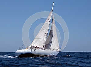 Navegación fuerte viento 