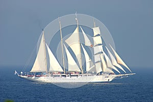 Sailing vessel