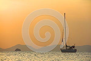 Sailing yaht