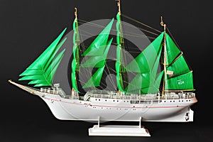 Sails model ship