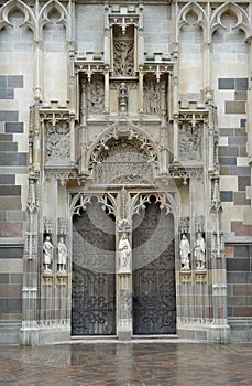 Saint Elisabeth Cathedral portal