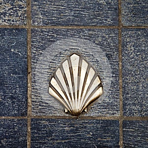 Saint James way shell golden metal on streets