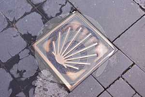 Saint James way shell golden metal on streets