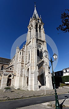 Saint-Lubin church in Rambouillet was built between 1868 and 1871, 50 km southwest of Paris.