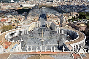 Saint peterÃÂ´s square in vatican city photo