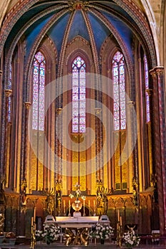 Saint-Sauveur cathedral, autel and vitrail
