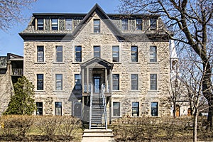 Sainte-Anne-de-Bellevue Convent 171, rue Sainte-Anne, Sainte-Anne-de-Bellevue, Quebec