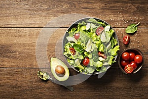 Salad with avocado and tomato