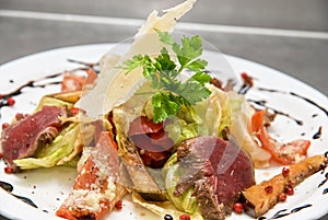 Salad with roast beef