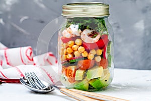 Salad with shrimp and chickpeas in the jar