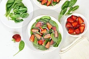 Salad with strawberry, red onion and spinach