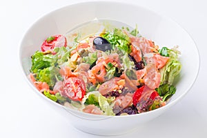 Salad with tomato and seafood