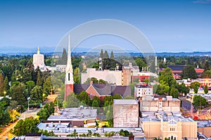 Salem, Oregon, USA downtown city skyline