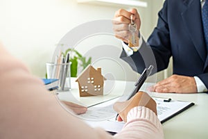 Sales agents or landlords give the house keys to the customer the customer signs the mortgage loan agreement. Buy sell rent house