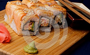 Salmon Maki Roll