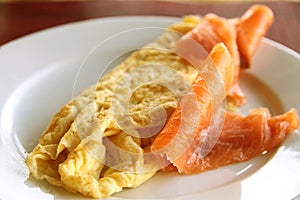 Salmon slices and French omelette