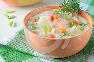 Salmon soup with cream