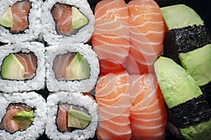 Salmon sushi rolles