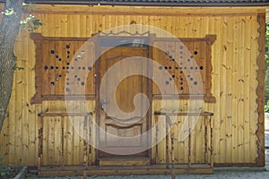 Saloon doors