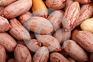 Salt-roasted peanuts