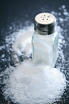 Salt and salt shaker, glass, seasoning, saltiness