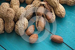 Salted peanuts or groundnut