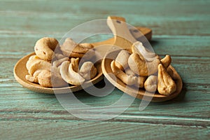 Salted whole and half cashew nuts