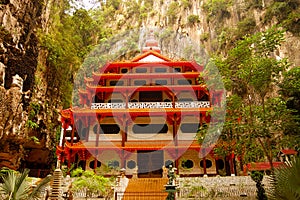 Sam Poh Tong Chinese Buddhist Cave Temple