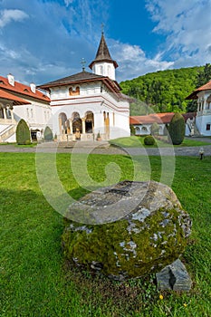 Sambata de Sus monastery