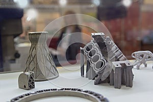 Samples produced by printing a 3D printer from a metal powder photo