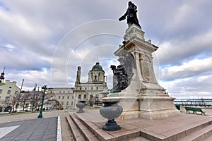 Samuel Champlain Statue - Quebec