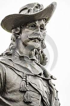 Samuel de Champlain statue front portrait photo