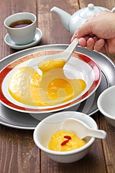 San bu nian, chinese non sticking egg yolk custard pudding