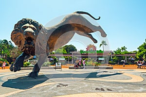San Diego Zoo Safari Park, Main entrance  with Lion sculpture