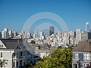 San Francisco, California, USA: Painted ladies, Victorian and Edwardian houses and buildings, Alamo Square Park