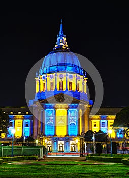 San Francisco city hall at night time