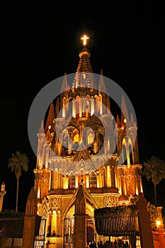 Night view of the San miguel de allende cathedral in guanajuato, mexico photo