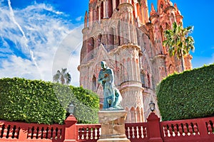 San Miguel de Allende, Landmark Parroquia De San Miguel Arcangel cathedral in historic city center photo