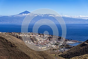 San SebastiÃ¡n on La Gomera with Tenerife and Teide