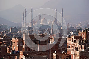 Sana'a, old city, decorated houses, palace, minaret, mosque, Yemen, Middle East, skyline