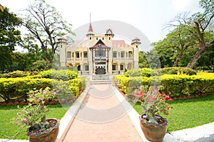 Sanam Chan Palace