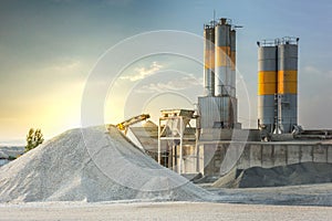 Sand destined to the manufacture of cement in a quarry