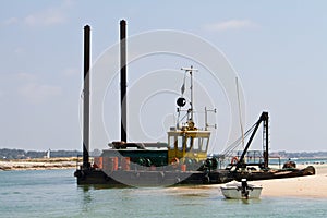 Sand dragger boat