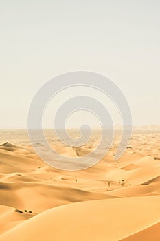 Arena dunas en desierto 