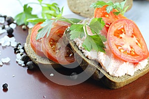 Sandwich bread tomato sauce green healthy vegetables