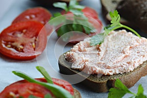 Sandwich bread tomato sauce green healthy vegetables