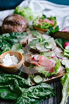 Sandwiches with fish and vegetables