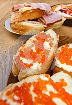 Sandwiches plate table ham cheese