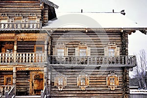 Sankt-Petersburg history building architecture outdoors wood house windows winter snow cold day